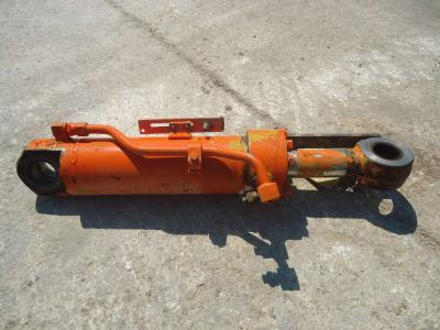 Pistón de retorno de cuchara para Fiat Hitachi W130 vendida por OLM 90 Srl