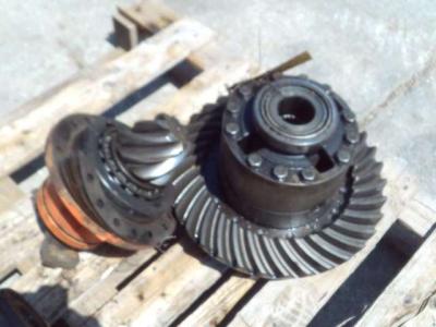 Par cónico para Fiat Hitachi w130 - corona 34 denti - pignone 7 denti vendida por OLM 90 Srl