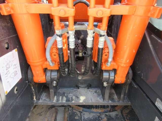 Hitachi ZX135 US-6 Foto 20