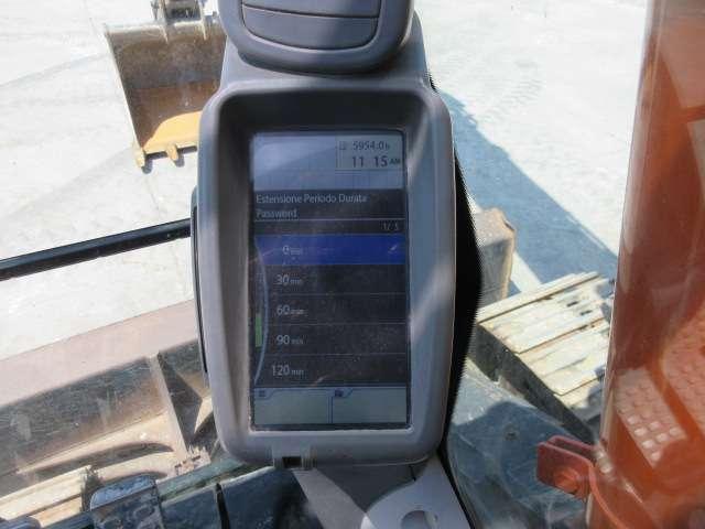 Hitachi ZX135 US-6 Foto 22
