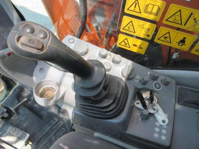 Hitachi ZX135 US-6 Foto 23
