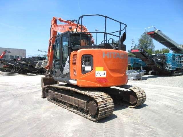 Hitachi ZX135 US-6 Foto 3