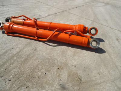 Cilndro de levantamiento para Fiat Hitachi FH300 vendida por OLM 90 Srl