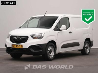 Opel Combo 102pk L2 XL Airco Cruise Navi Trekhaak L2H1 A/C Towbar Cruise control vendida por BAS World B.V.