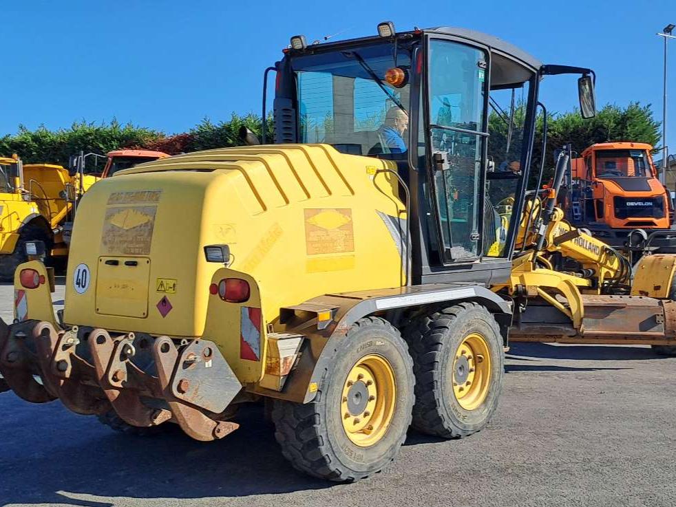 New Holland F106.7 Foto 6