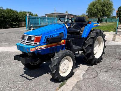 Iseki 240 4x4 vendida por Massucco T. Srl