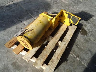 Pompa ingrassaggio per martello demolitore vendida por OLM 90 Srl