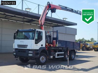 Iveco Trakker 360 6X4 Fassi F215A/235AXP.26 Crane Kran Winch 11m3 tipper Steel suspension Euro 4 vendida por BAS World B.V.