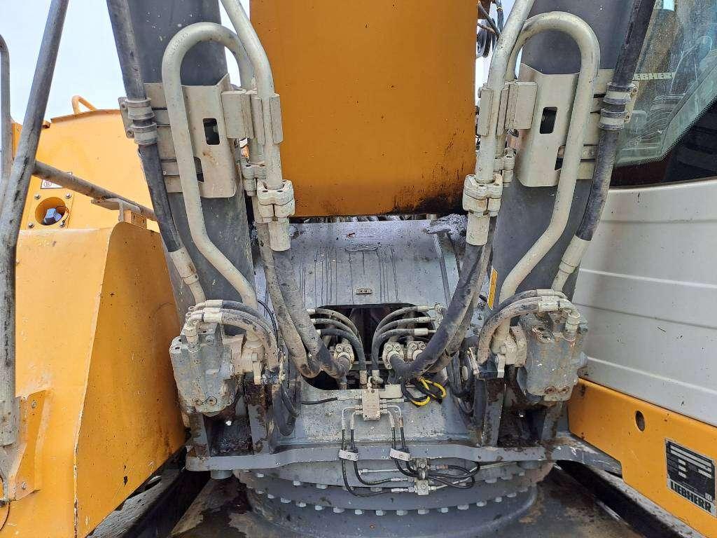 Liebherr R946LC Foto 10