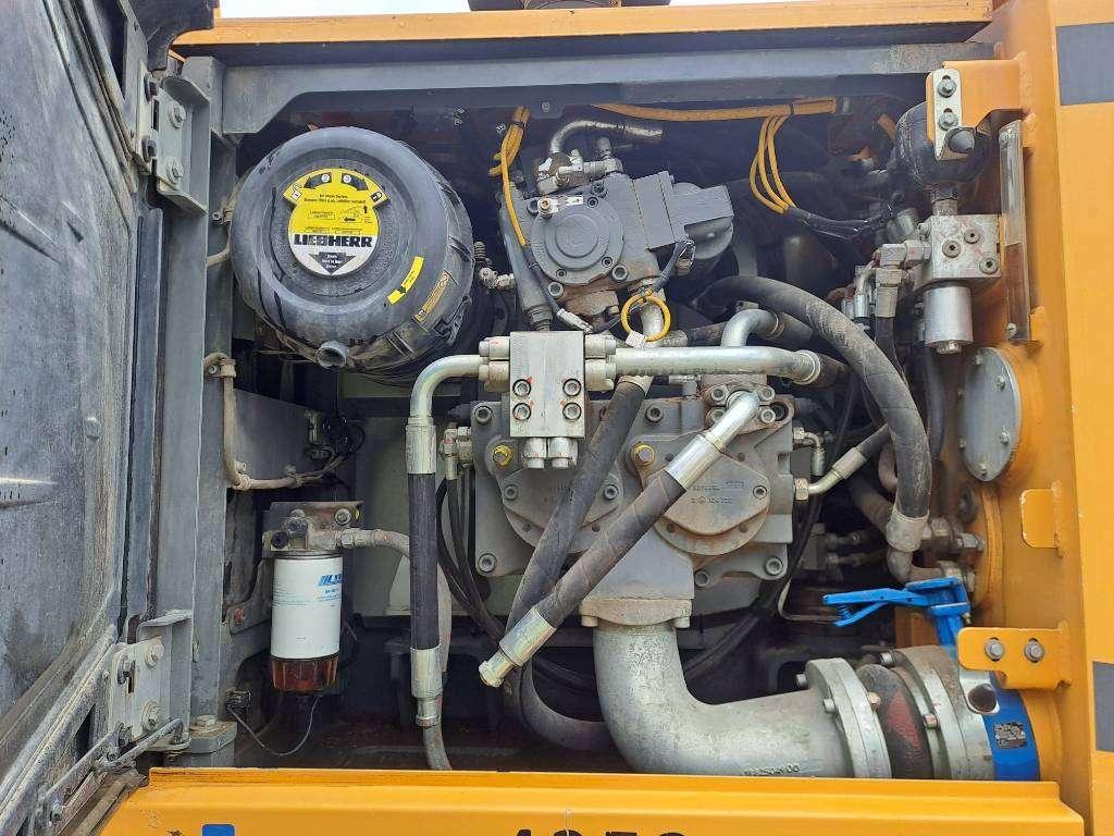Liebherr R946LC Foto 17