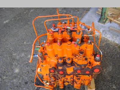 Distribuidor hidraulico para Fiat Hitachi EX 235 vendida por PRV Ricambi Srl