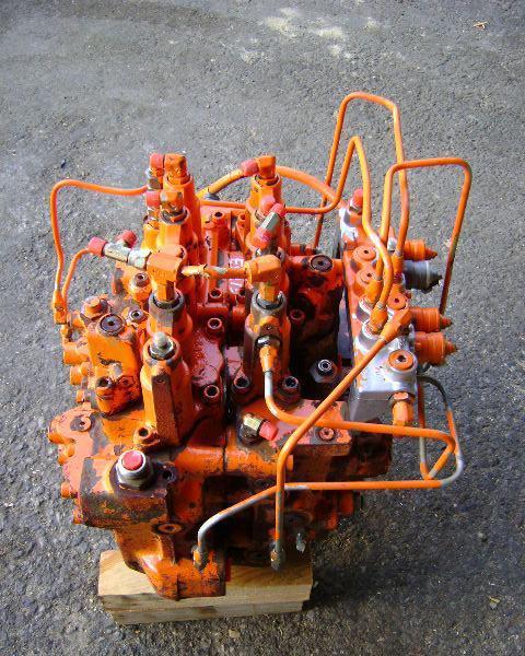 Distribuidor hidraulico para Fiat Hitachi EX 235 Foto 2