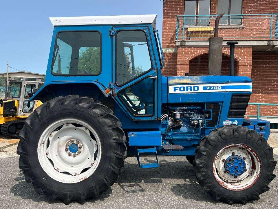 Ford 7700 4X4 Foto 14
