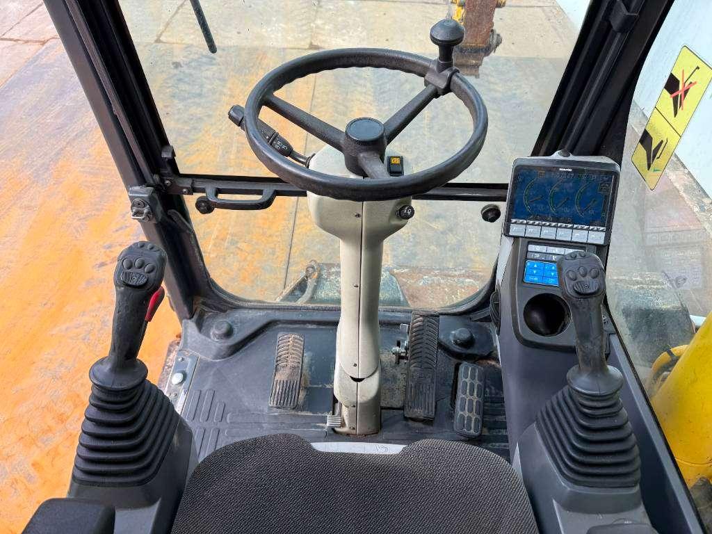 Komatsu PW160-8 - Triple Boom / Blade / Hammer Lines Foto 9