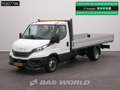 Iveco Daily 35C21 3.0L Automaat Open Laadbak 210PK Dubbellucht 3,5t Trekgewicht ACC LED Airco Camera CarP vendida por BAS World B.V.