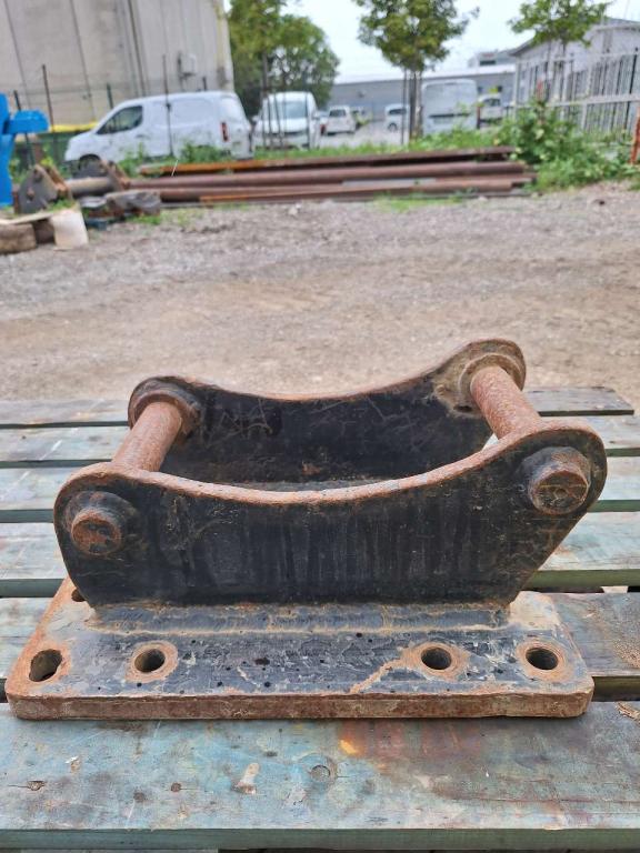 UNI40 for 5-7 ton excavators Attachment plate Foto 5
