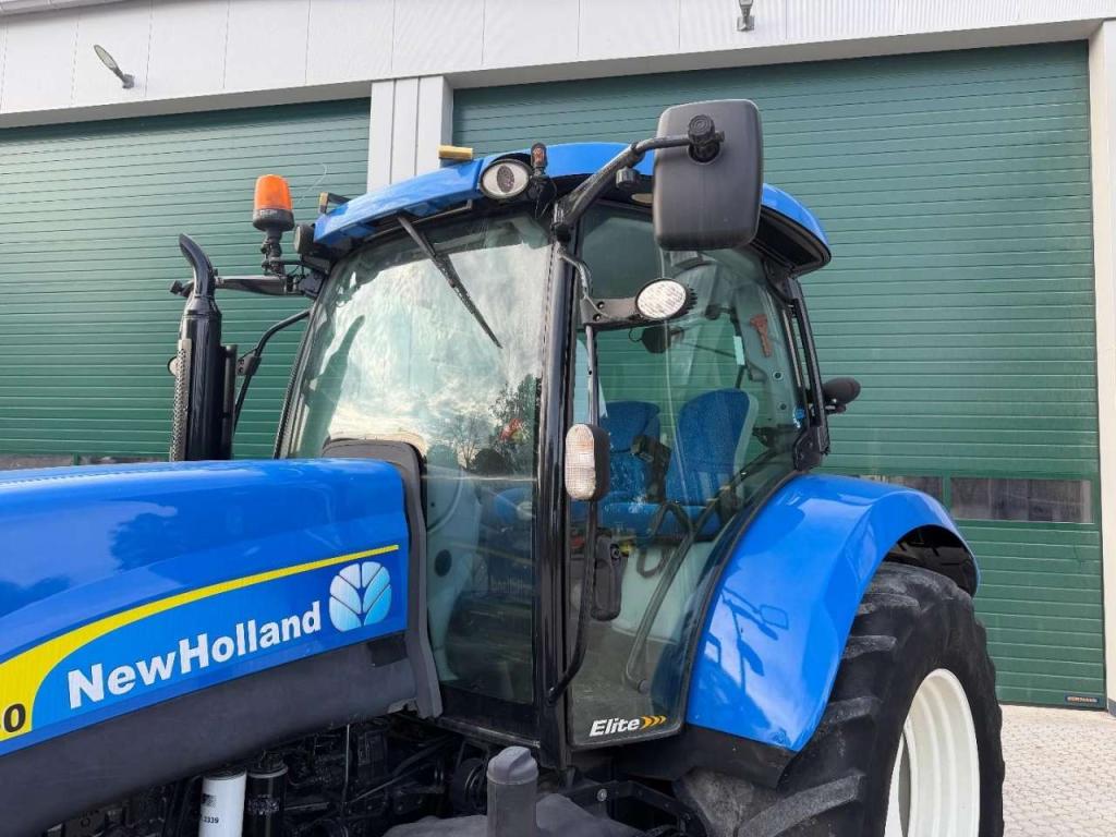 New Holland T6050 Foto 28