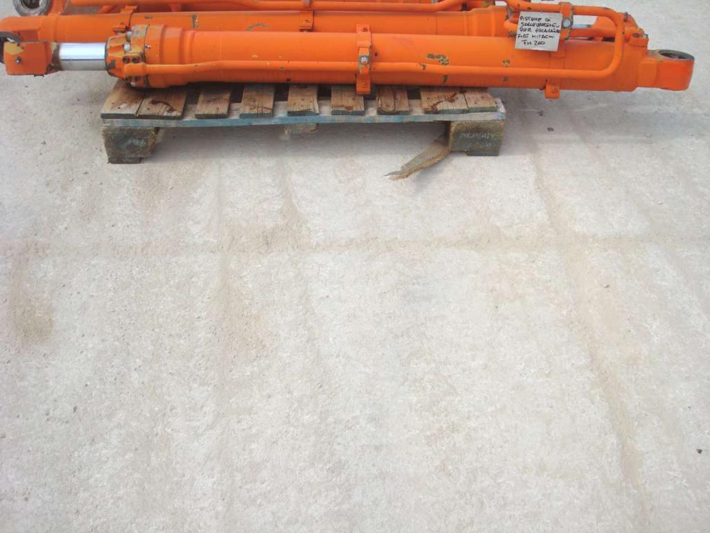 Cilndro de levantamiento para Fiat Hitachi FH 200 Foto 1