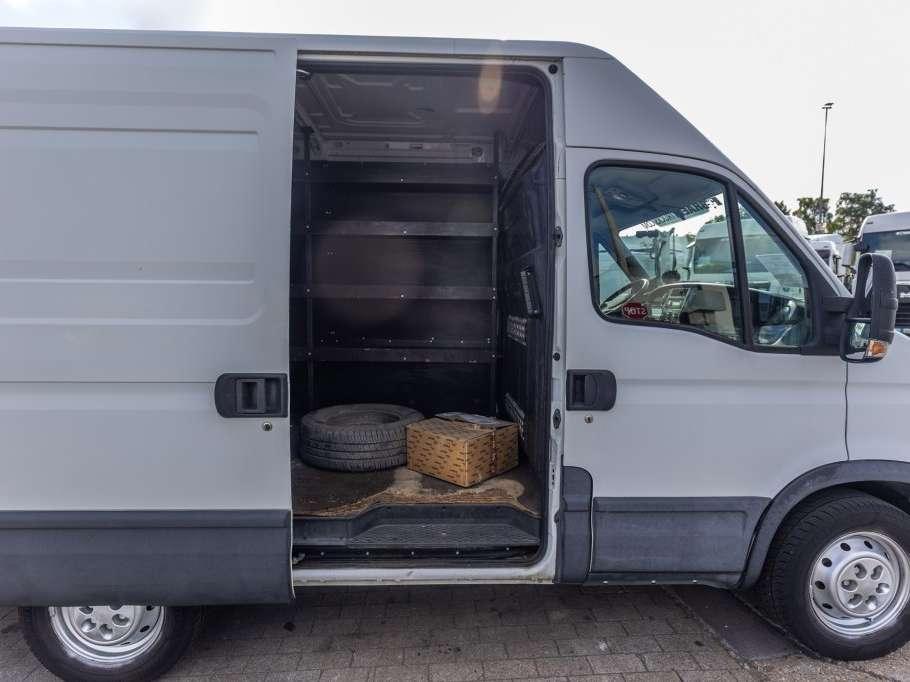 Iveco DAILY 35S17-3.0D Foto 10