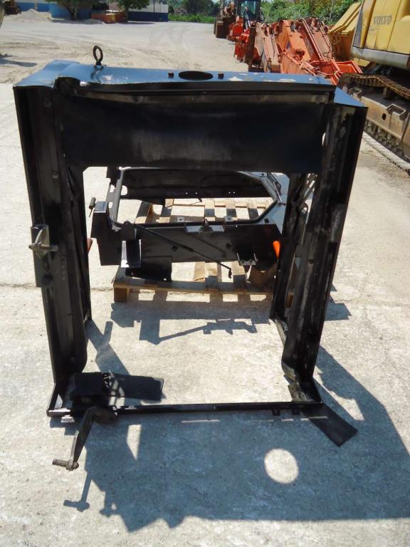 Soporte para radiador para Fiat Kobelco/Fiat Hitachi W270 Foto 1