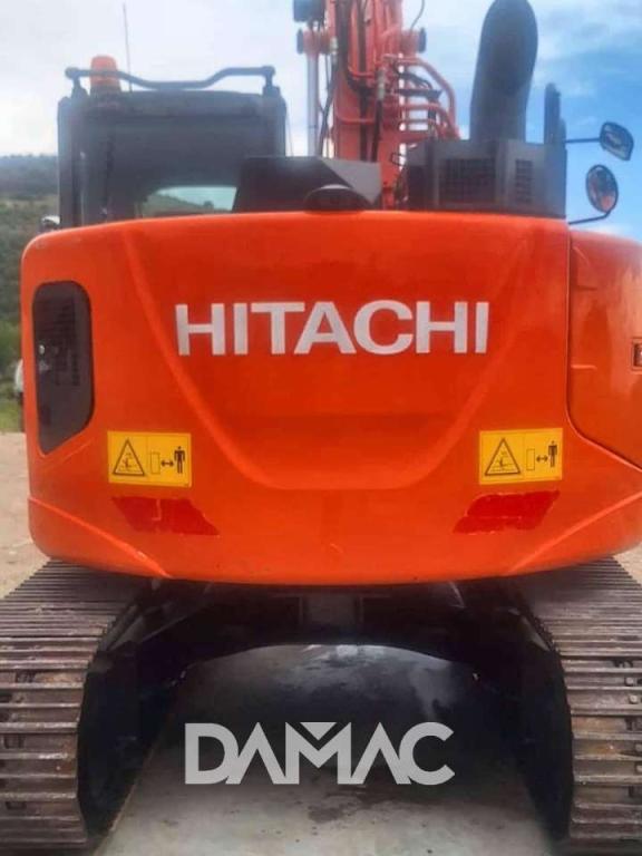 Hitachi ZX135US Foto 6