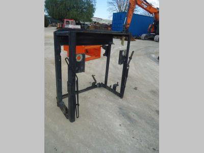 Soporte para radiador para Fiat Kobelco W190 vendida por OLM 90 Srl