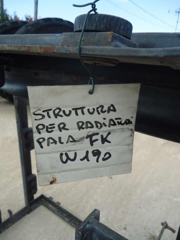 Soporte para radiador para Fiat Kobelco W190 Foto 3