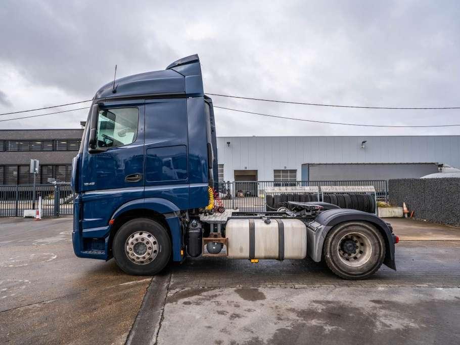 Mercedes-Benz ACTROS 1846+ADR Foto 7