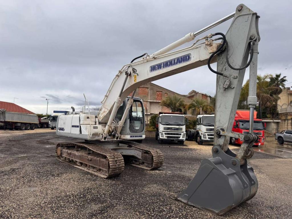 New Holland E245B Foto 2
