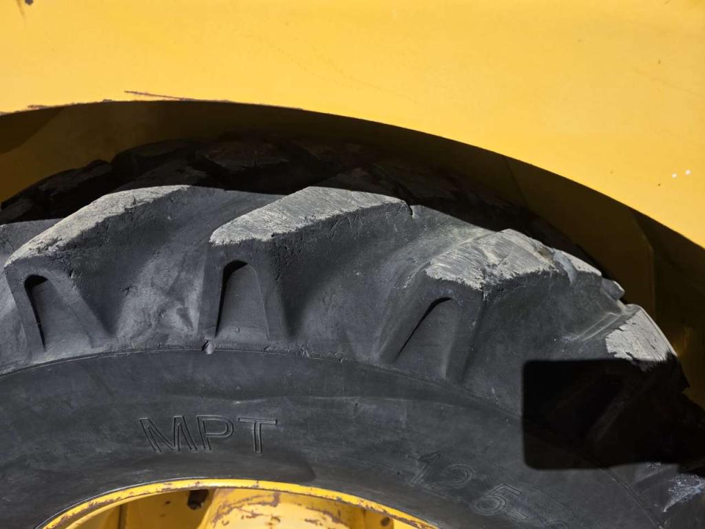 Komatsu WB 70 A Foto 14