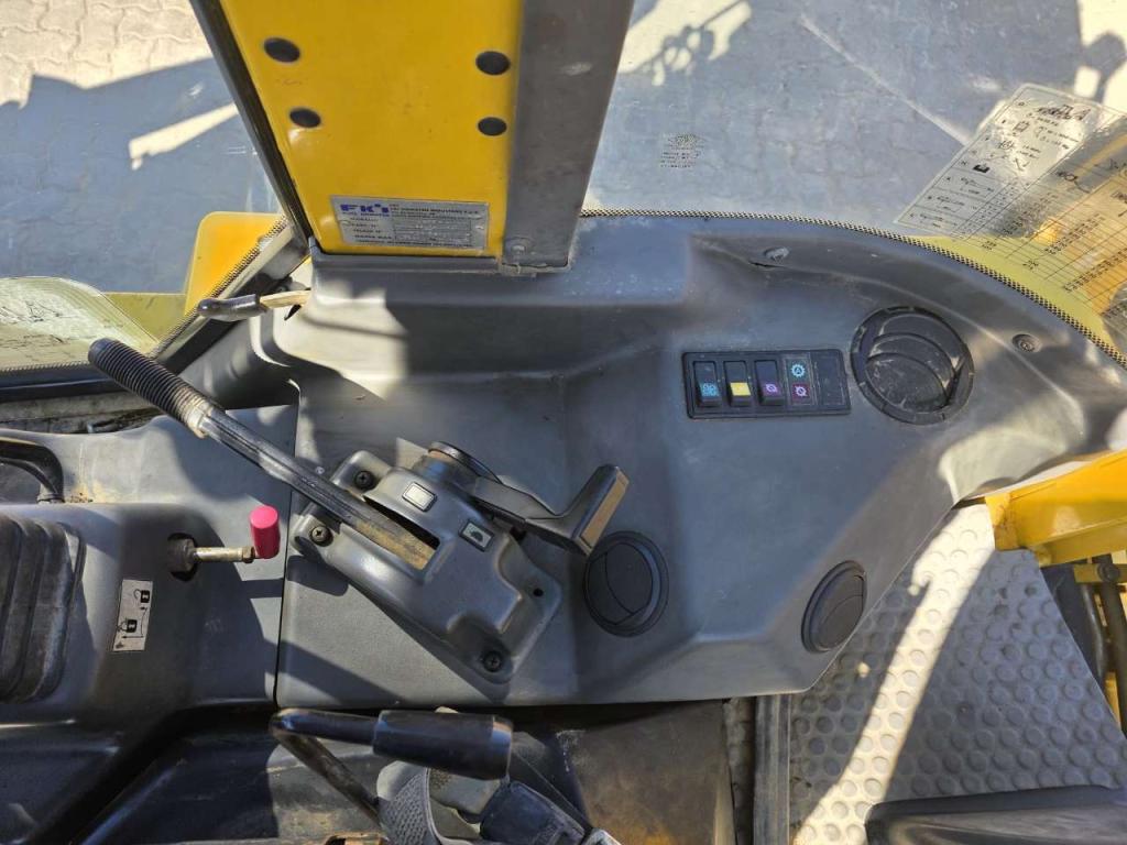 Komatsu WB 70 A Foto 19