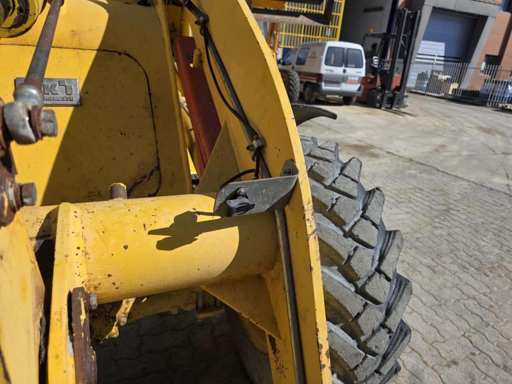 Komatsu WB 70 A Foto 9