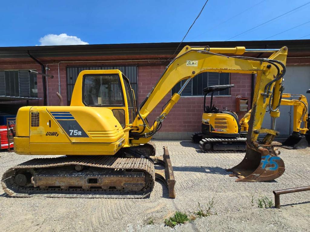 Komatsu PC75R Foto 1
