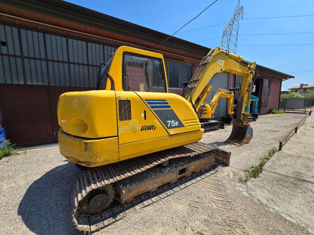 Komatsu PC75R Foto 3