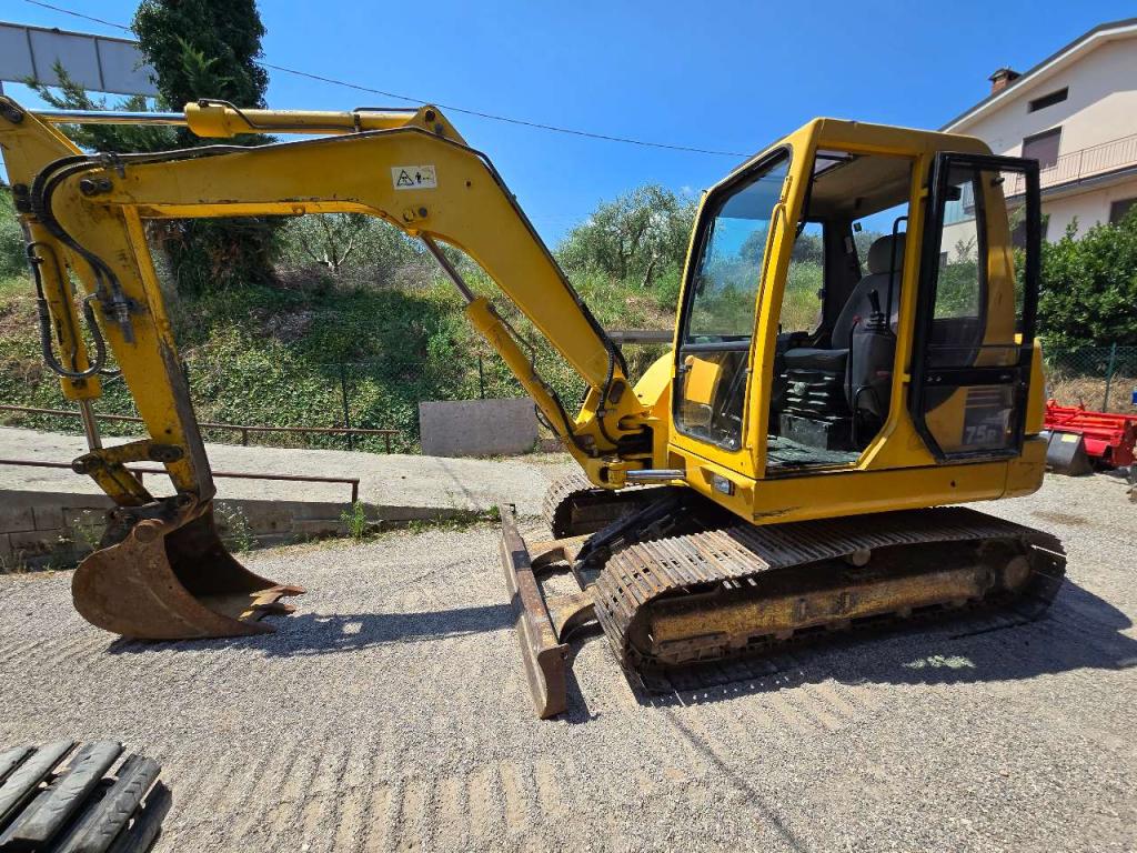 Komatsu PC75R Foto 6