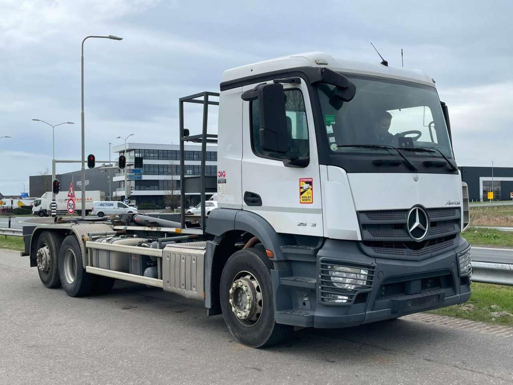 MercedesBenz Antos 2543 6x2 Foto 7
