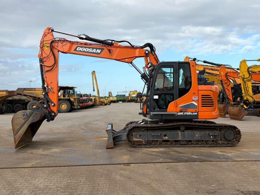 Doosan DX140LCR-7 Foto 1