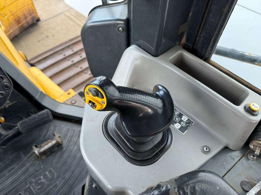 Komatsu D61PX-24 - 6-Way Blade / Ripper Valve / Camera Foto 11