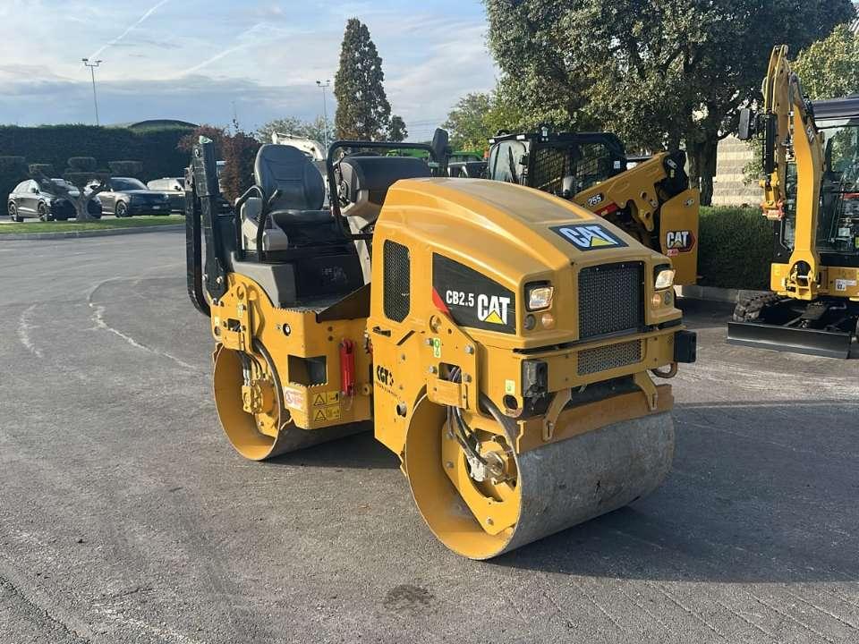 Caterpillar CB 2.5 Foto 1