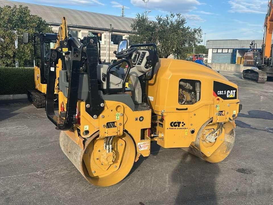 Caterpillar CB 2.5 Foto 3
