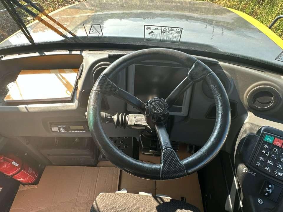 Bell B50E 6X6 Foto 12