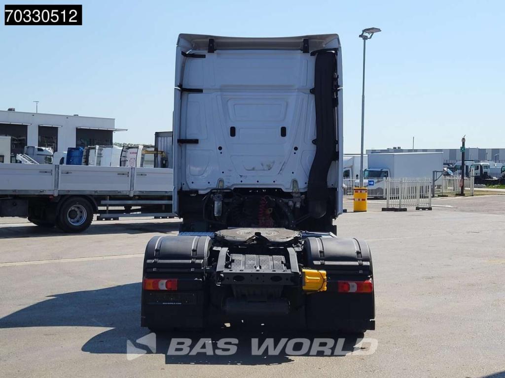 Mercedes-Benz Actros 1851 4X2 BigSpace 2x Tanks M.O.T. Foto 3