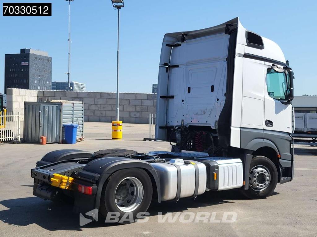Mercedes-Benz Actros 1851 4X2 BigSpace 2x Tanks M.O.T. Foto 5