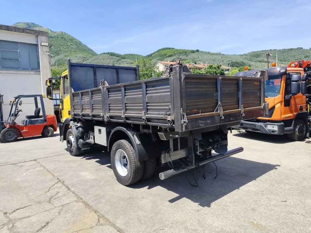 Iveco EUROCARGO 120E28P Foto 6