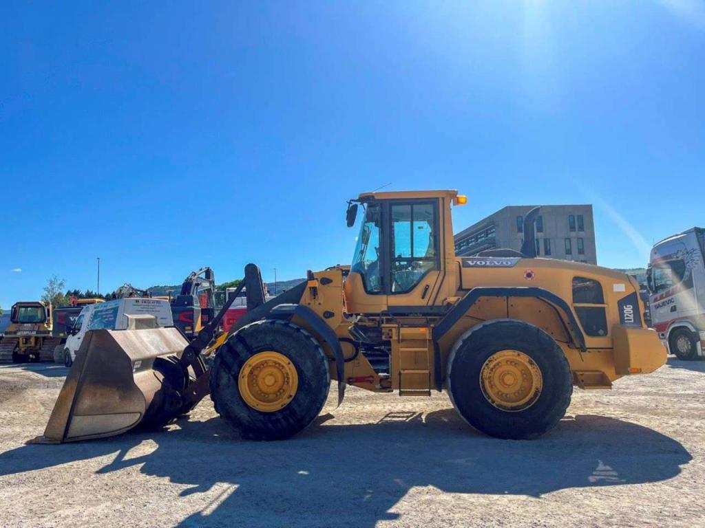 Volvo L120G Foto 8