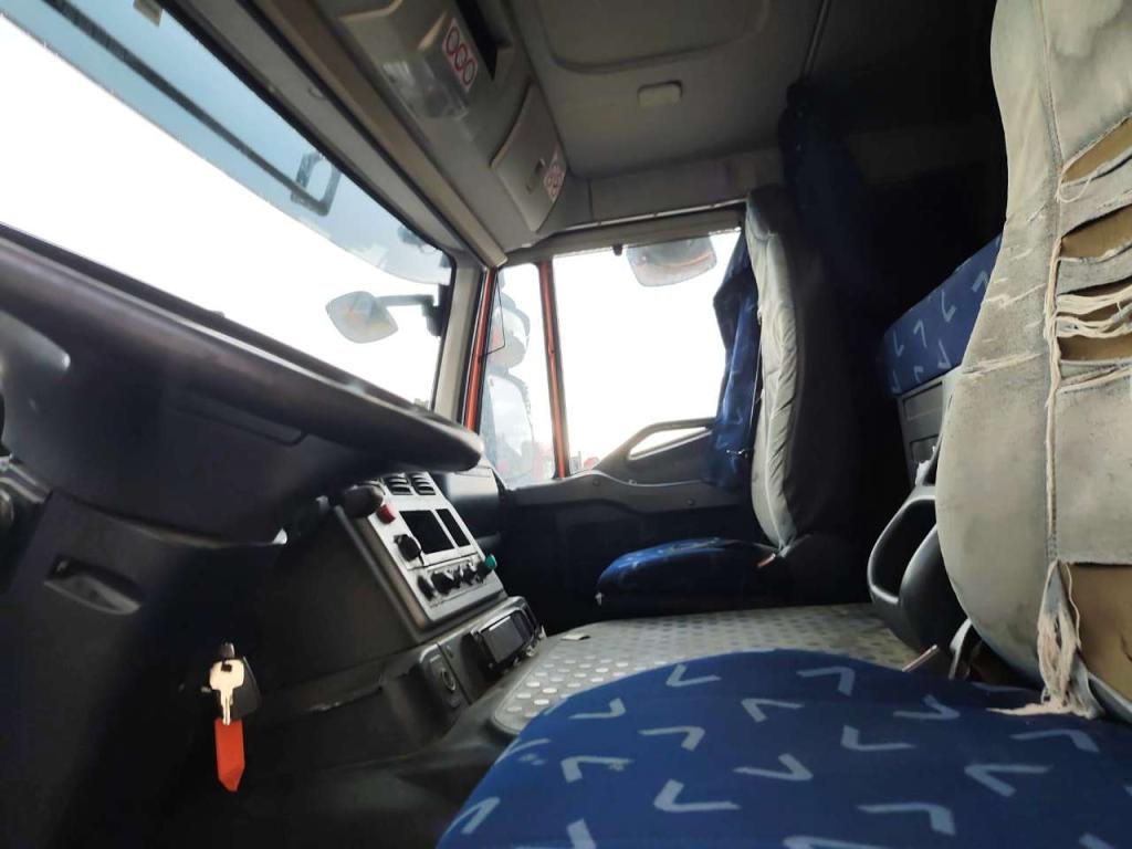Iveco STRALIS 260S42 Foto 6