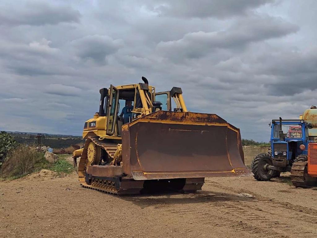 Caterpillar D6RXL Foto 1