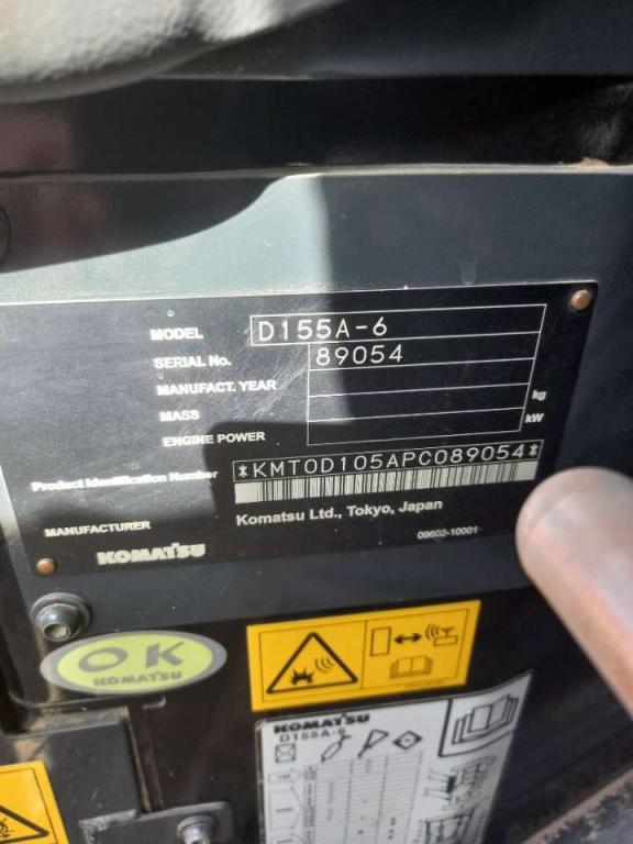 Komatsu D155A-6R (4pcs available for sale in Abu Dhabi) Foto 17