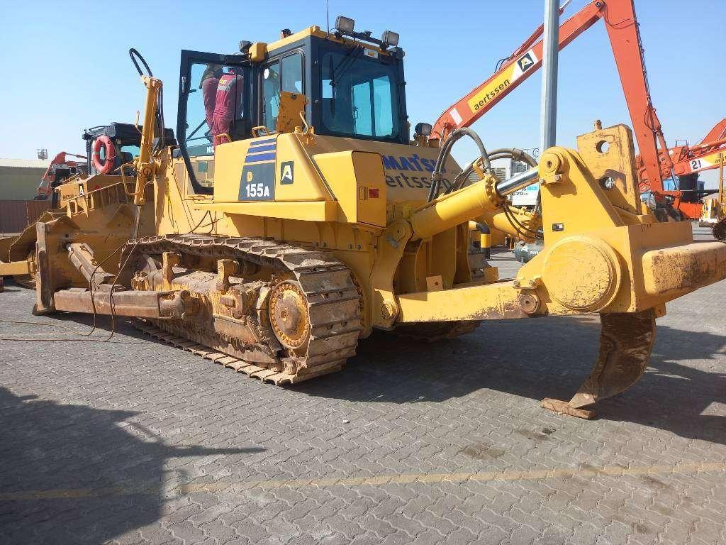 Komatsu D155A-6R (4pcs available for sale in Abu Dhabi) Foto 19