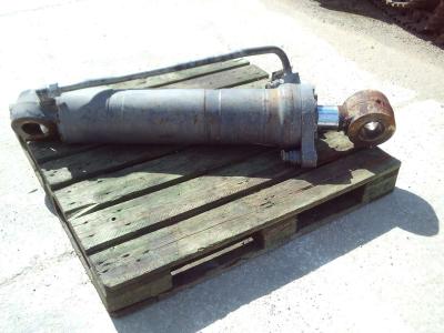 Pistón de rotación de la cuchara para New Holland W270B vendida por OLM 90 Srl